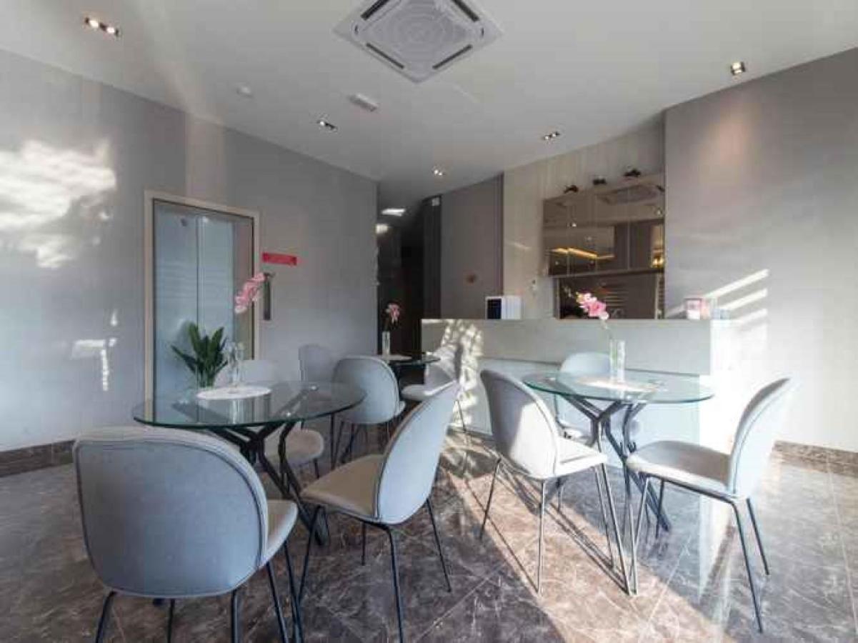 Hotel De Cyber Boutique